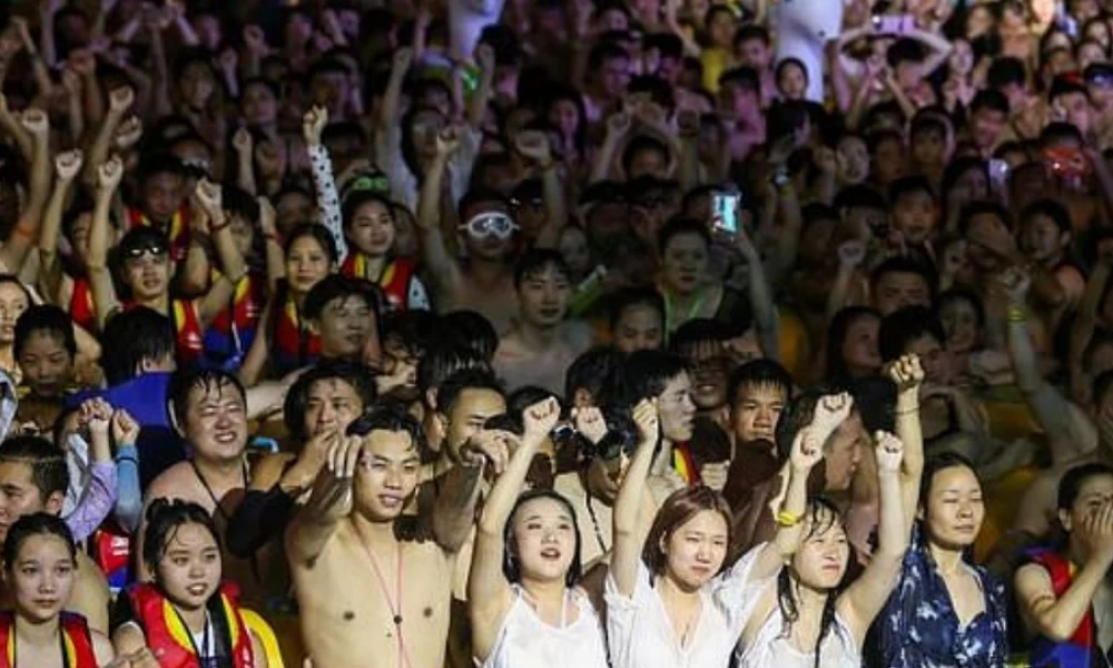 Η αναγέννηση της Ουχάν: Ξέφρενα πάρτι και μουσικές εκδηλώσεις